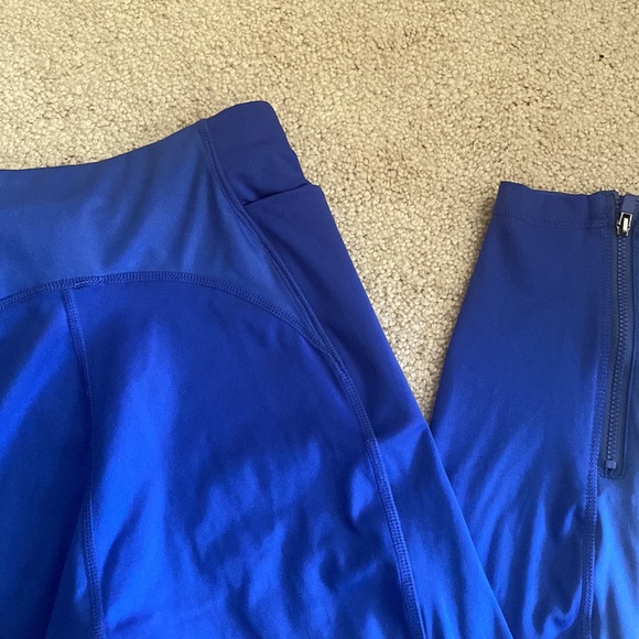 Blue fabletics leggings - Picture 3 of 5